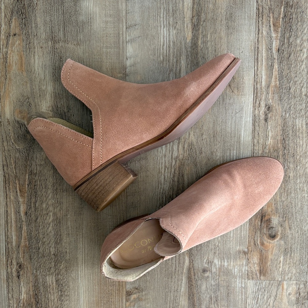 Coconuts By Matisse Pronto Pink Suede Ankle Boots Size 9.5 Slip On Notched Side